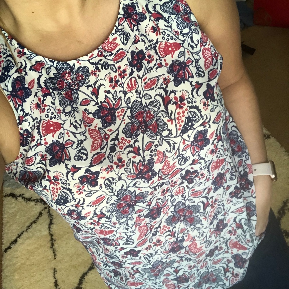 Artisan NY size large floral sleeveless blouse